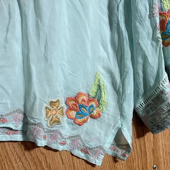 JHONY WAS Floral Embroidered Women's Top - Picture 9 of 16